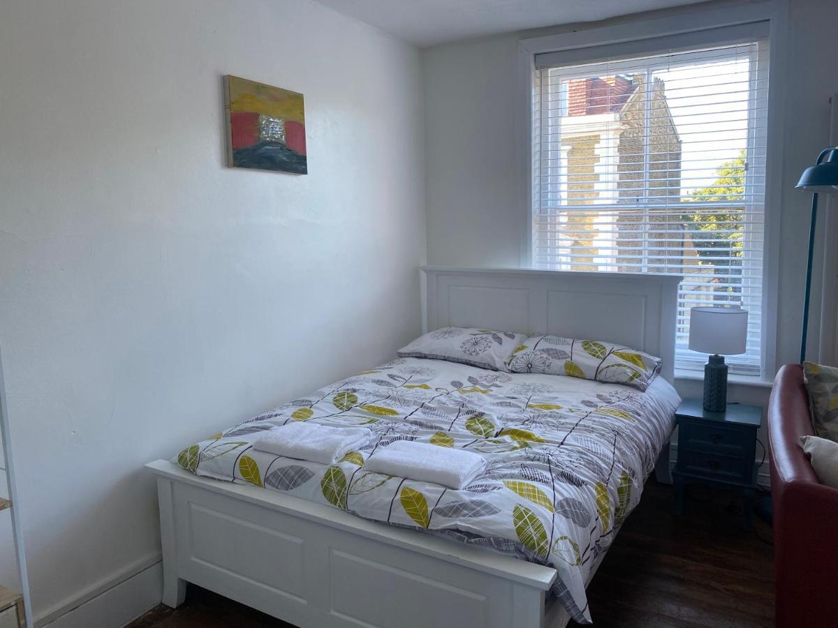 Accommodation Hub Studio 2 Londra Exterior foto